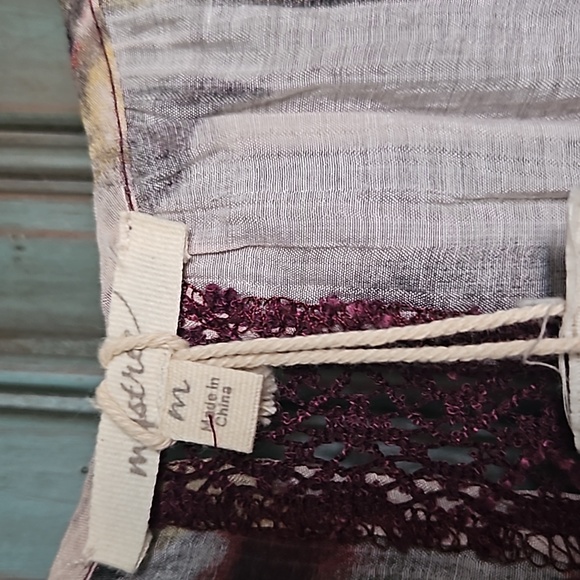 MYSTREE BLOUSE - Picture 2 of 7